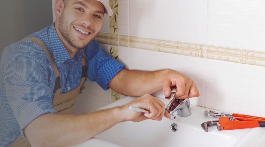 Handle or spout repair in Collyer, KS
